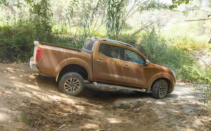 Nissan NP300 Navara/Gamintojo nuotrauka