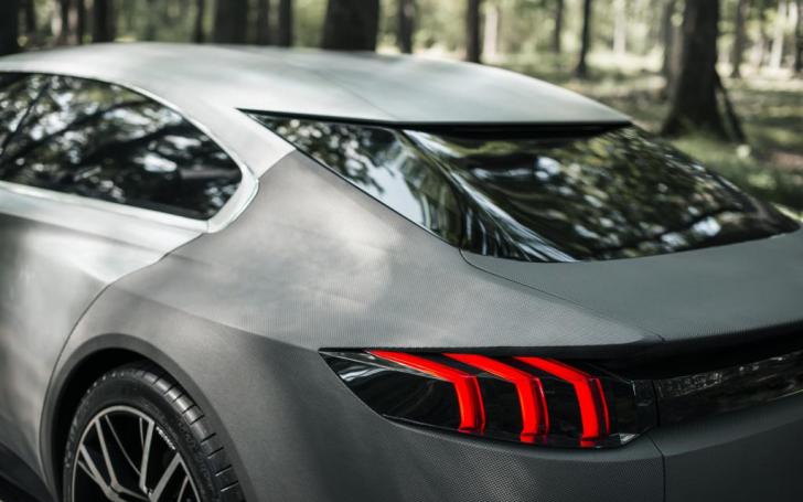 Peugeot Exalt Concept /Gamintojo nuotrauka