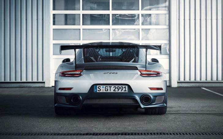Porsche 911 GT2 RS