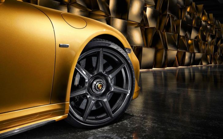 Anglies pluošto Porsche ratlankiai