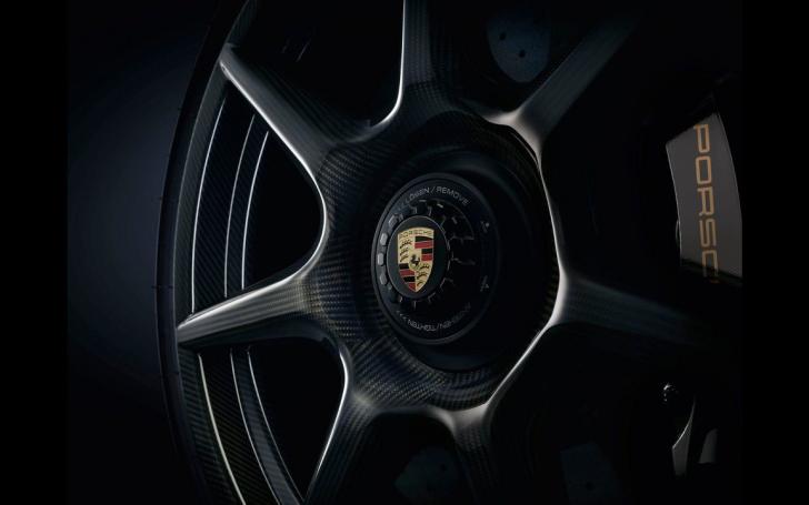 Anglies pluošto Porsche ratlankiai Anglies pluošto Porsche ratlankiai