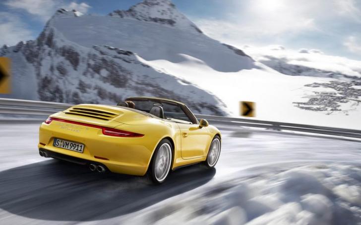 Porsche 911 Carrera 4/Gamintojo nuotrauka