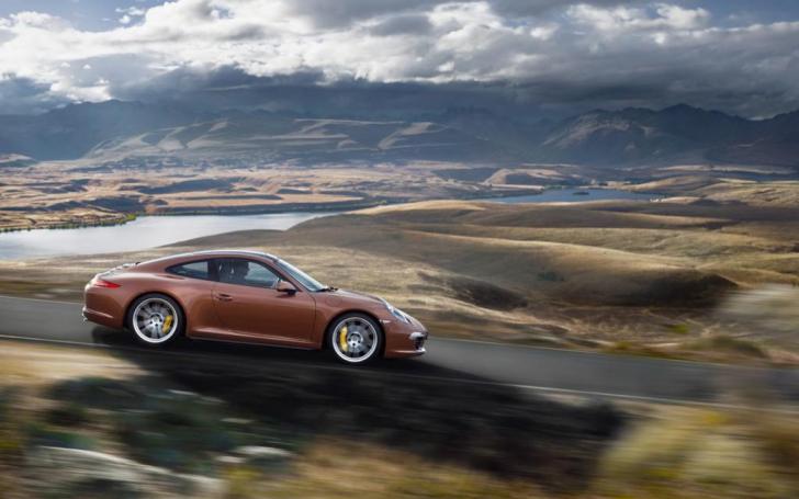 Porsche 911 Carrera 4/Gamintojo nuotrauka