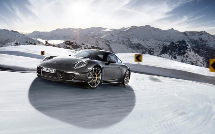 Porsche 911 Carrera 4/Gamintojo nuotrauka