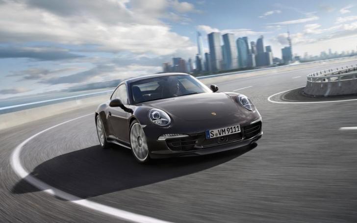 Porsche 911 Carrera 4/Gamintojo nuotrauka