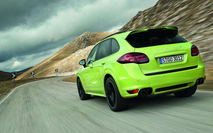 Porsche Cayenne GTS/Gamintojo nuotrauka
