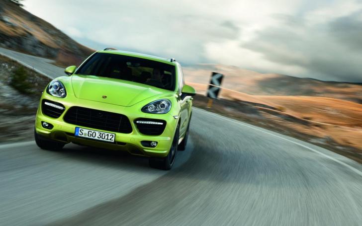 Porsche Cayenne GTS/Gamintojo nuotrauka