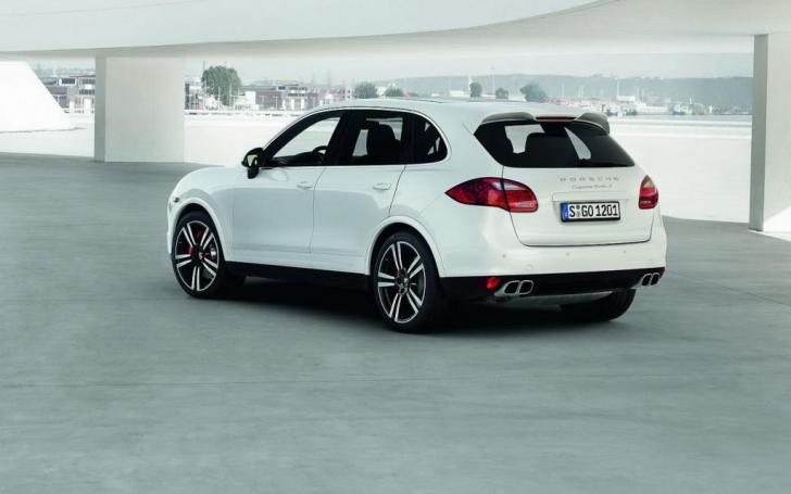 Porsche Cayenne Turbo S/Gamintojo nuotrauka