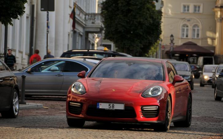 Porsche Panamera GTS