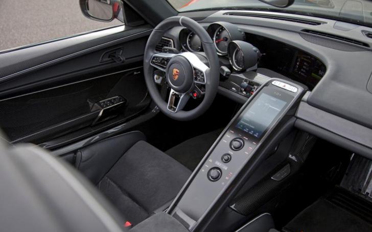 Porsche 918 Spyder /Gamintojo nuotrauka