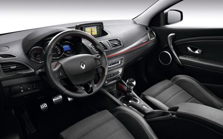Renault Megane Estate GT 220/Gamintojo nuotrauka