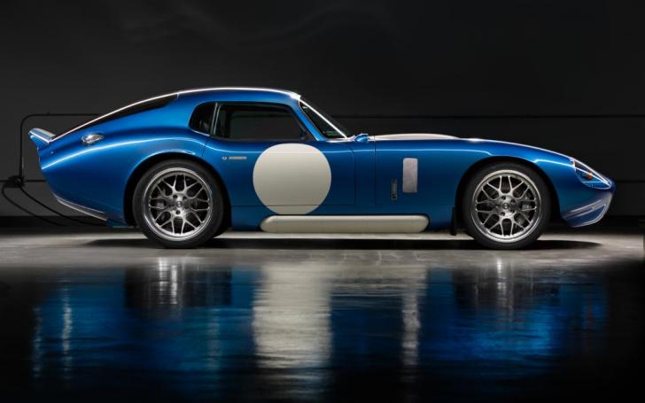 Renovo Coupe/Gamintojo nuotrauka