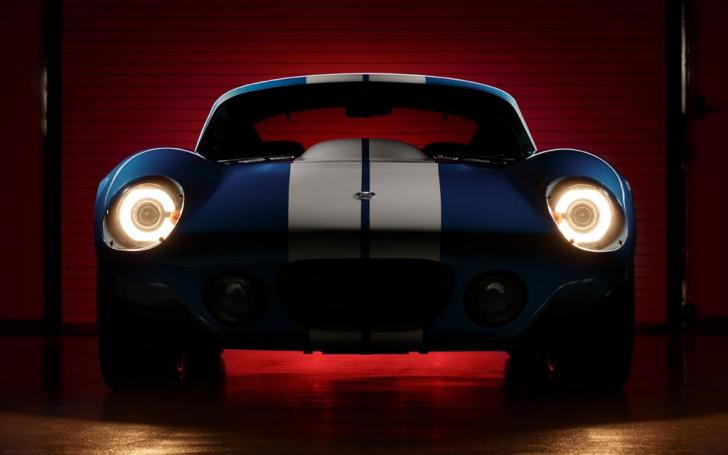 Renovo Coupe/Gamintojo nuotrauka