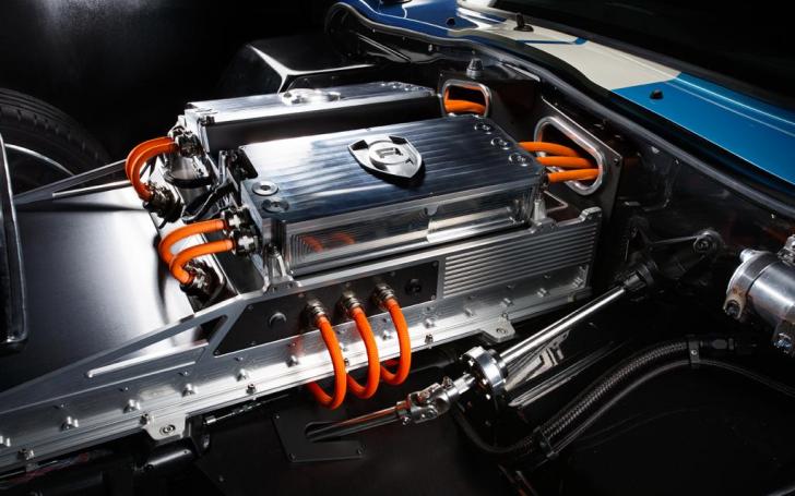 Renovo Coupe/Gamintojo nuotrauka