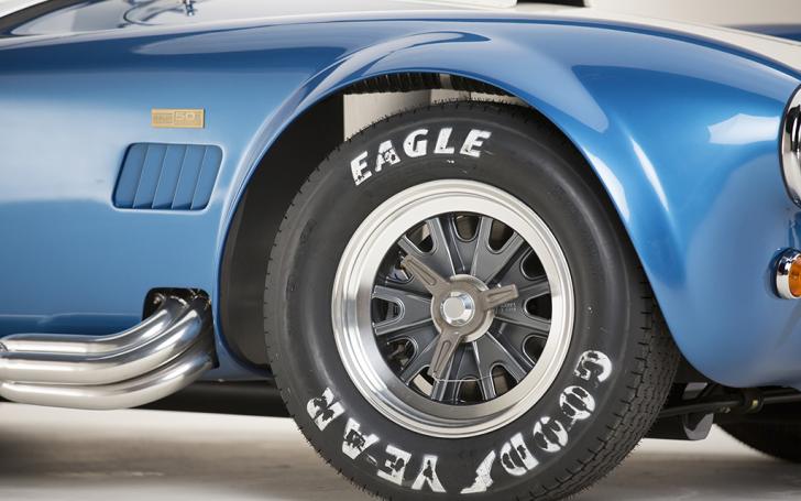 Shelby Cobra 427 Anniversary 50/Gamintojo nuotrauka