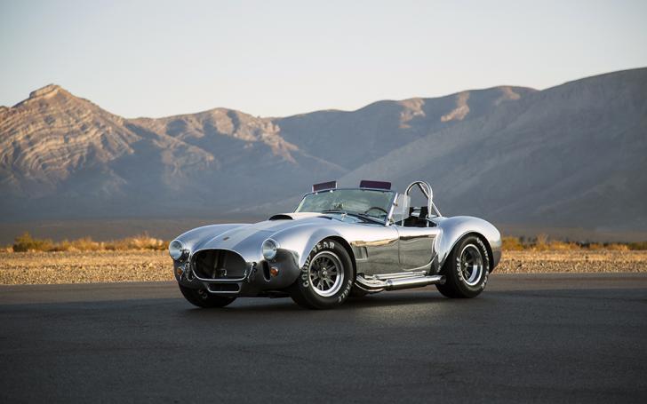 Shelby Cobra 427 Anniversary 50/Gamintojo nuotrauka