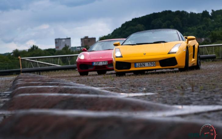Lamborghini Gallardo ir Ferrari F430/Vytauto Pilkausko nuotrauka