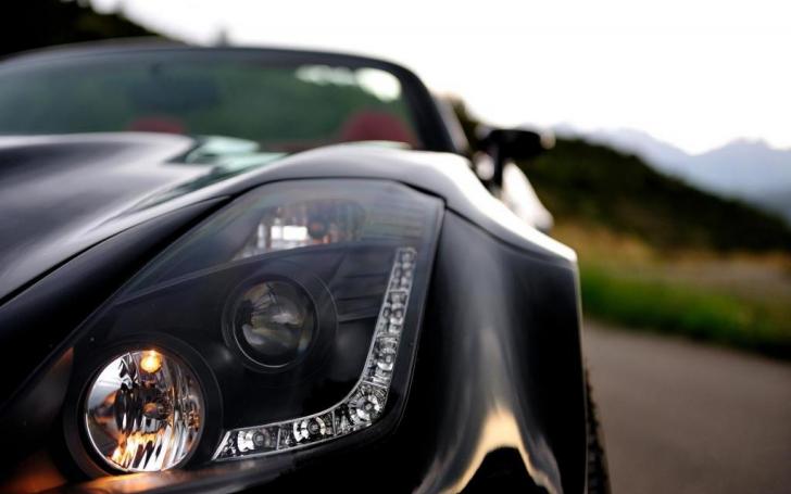 Tauro Sport Auto V8 Spider/Gamintojo nuotrauka