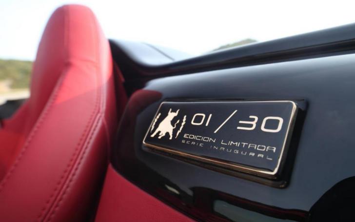 Tauro Sport Auto V8 Spider/Gamintojo nuotrauka
