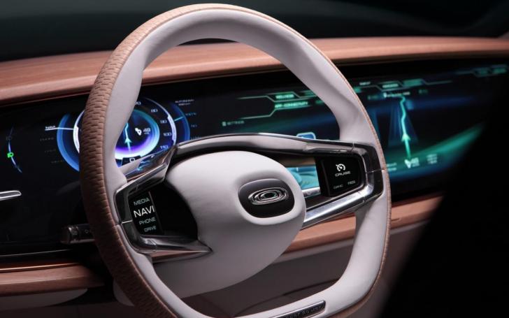 Thunder Power Sedan/Gamintojo nuotrauka