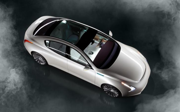 Thunder Power Sedan/Gamintojo nuotrauka