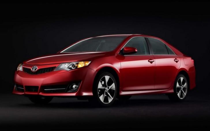 Toyota Camry/Gamintojo nuotrauka