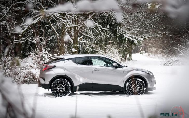 Toyota C-HR/Vytauto Pilkausko nuotrauka