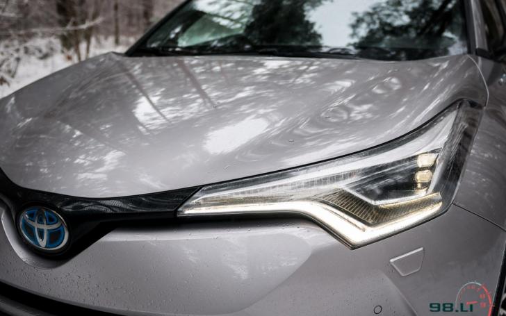 Toyota C-HR/Vytauto Pilkausko nuotrauka