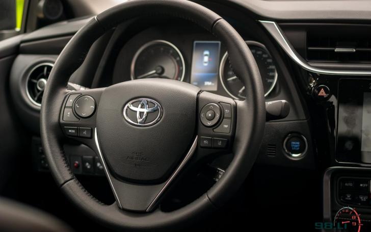 Toyota Corolla Facelift/Vytauto Pilkausko nuotrauka