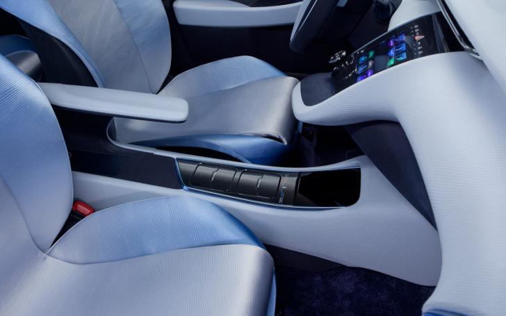 Toyota FCV-R Fuel-Cell Concept/Gamintojo nuotrauka