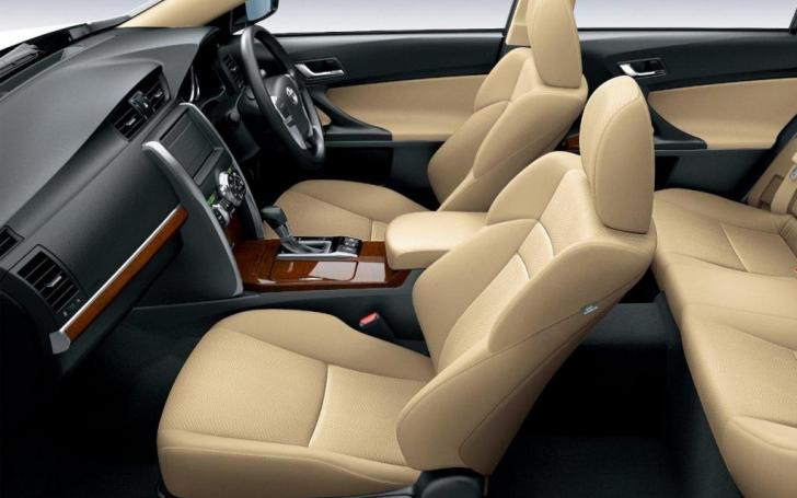 Toyota Mark X/Gamintojo nuotrauka