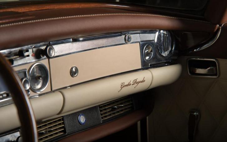 Vilner Mercedes-Benz SL Pagoda/Gamintojo nuotrauka