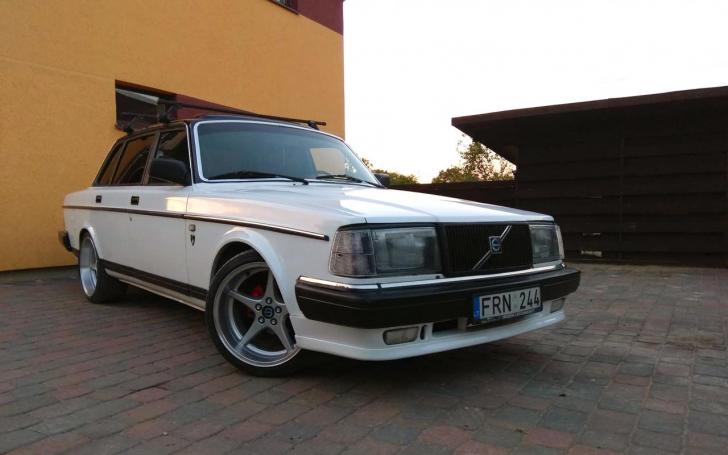 Volvo 244