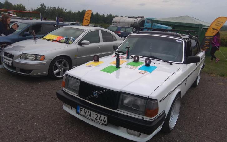 Volvo 244