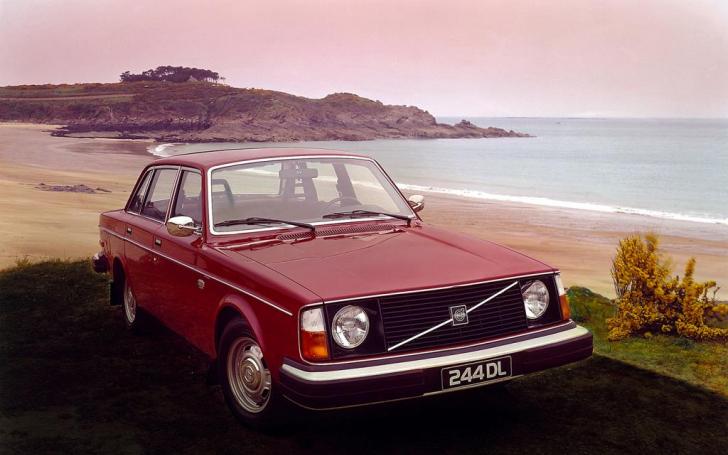 Volvo 240/Gamintojo nuotrauka