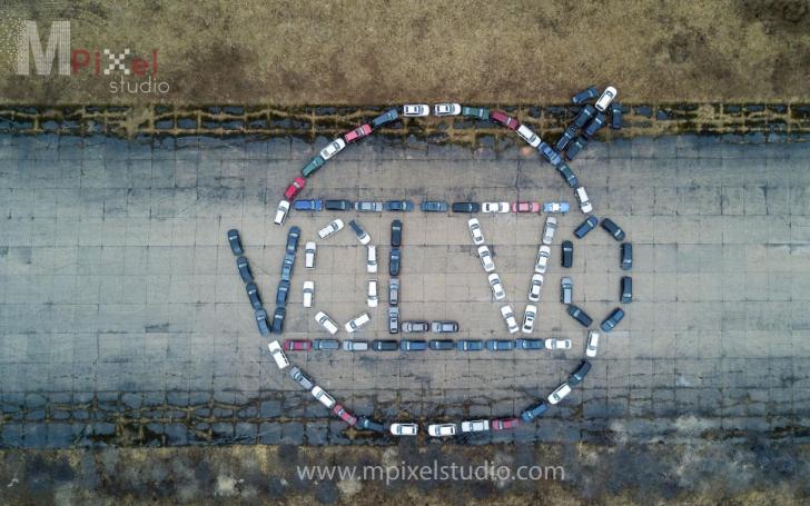 Volvo logo iš automobilių/Mpixel studio nuotrauka