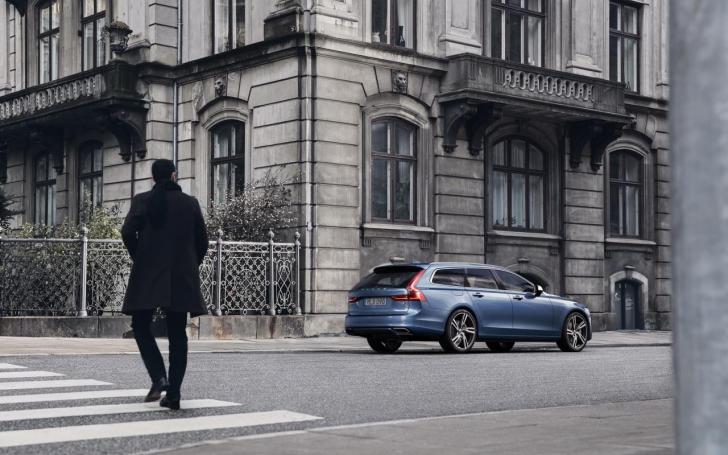 Volvo V90 R-Design