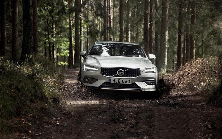 Volvo V60 Cross Country Volvo V60 Cross Country