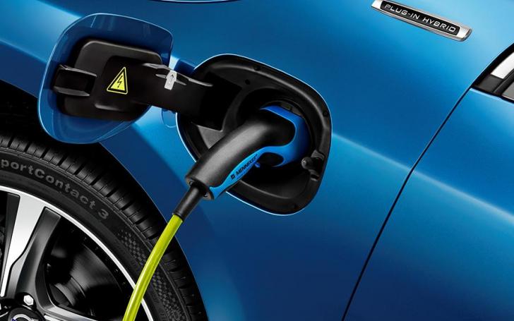 Volvo V60 Plug-in Hybrid R-Design/Gamintojo nuotrauka