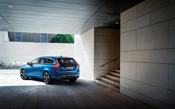 Volvo V60 Plug-in Hybrid R-Design/Gamintojo nuotrauka