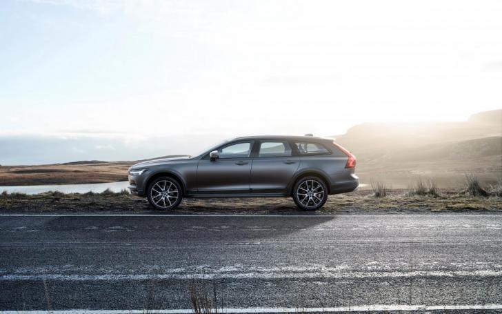 Volvo V90 Cross Country