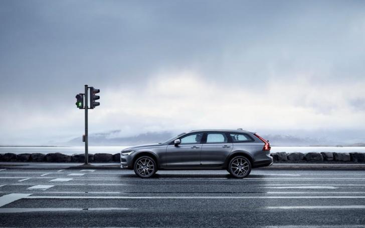 Volvo V90 Cross Country