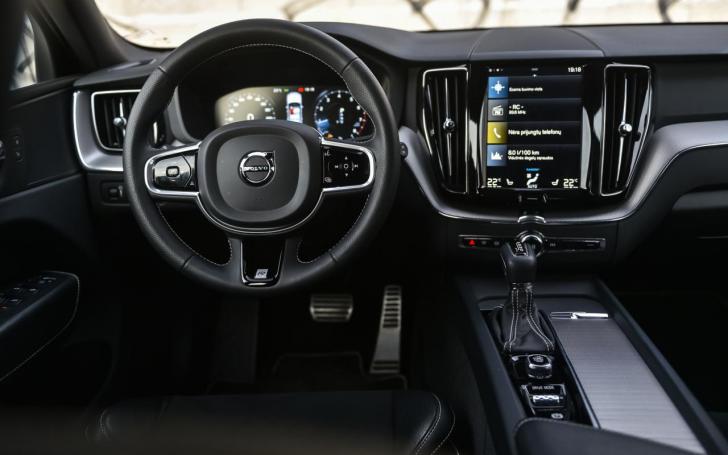 Volvo XC60 R-Design