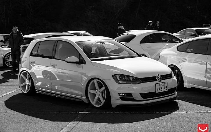 Automobiliai/Vossen nuotrauka