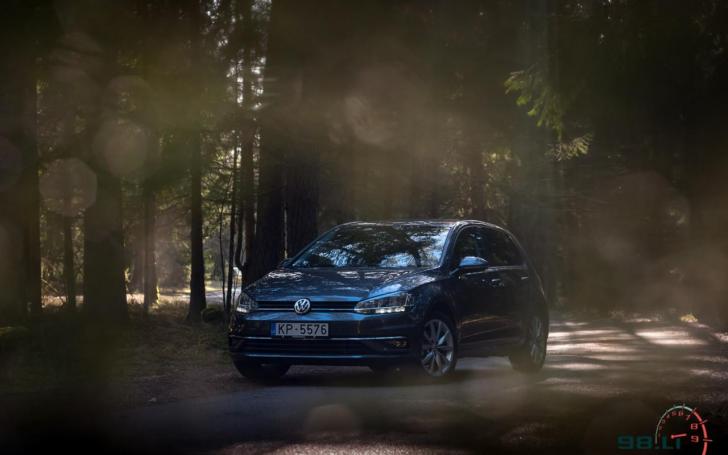 Atnaujintas septintos kartos VW Golf/Vytauto Pilkausko nuotrauka