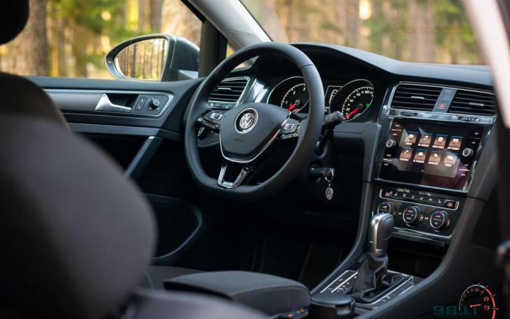Atnaujintas septintos kartos VW Golf/Vytauto Pilkausko nuotrauka