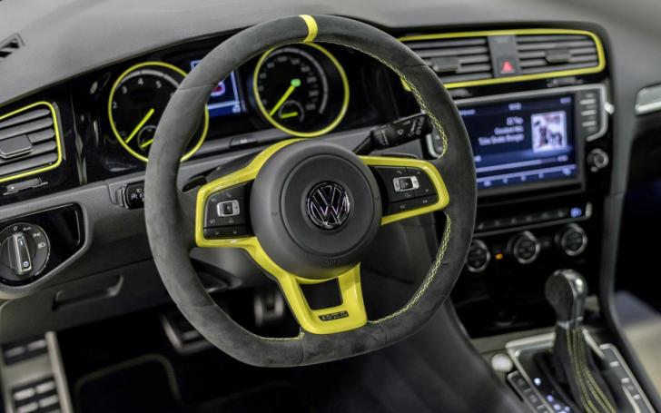 VW Golf GTI Dark Shine/Gamintojo nuotrauka