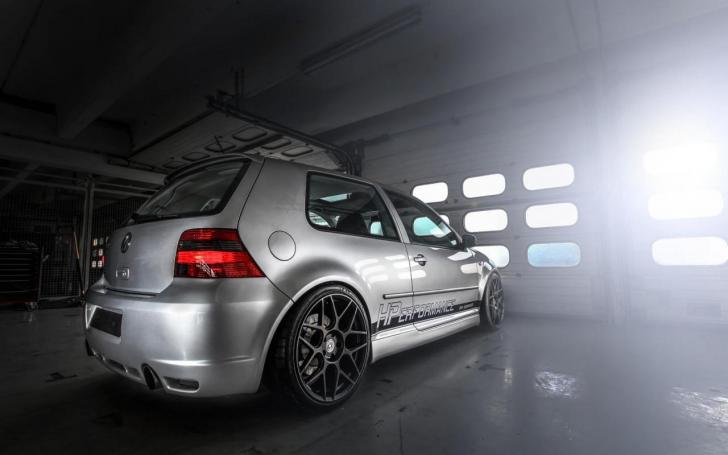 VW Golf R32 HPerformance/Gamintojo nuotrauka