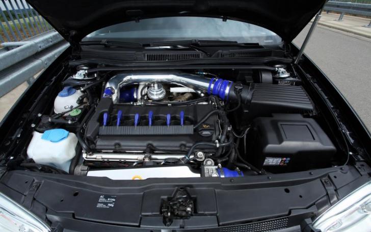 VW Golf R32 HPerformance/Gamintojo nuotrauka