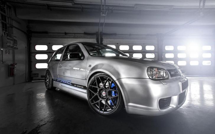 VW Golf R32 HPerformance/Gamintojo nuotrauka
